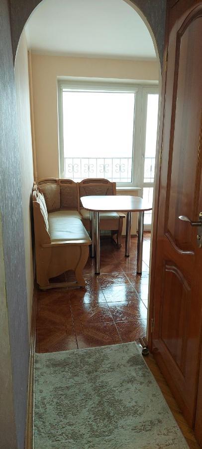 Apartment On Patriarkha Mstyslava Skrypnyka Street キエフ エクステリア 写真