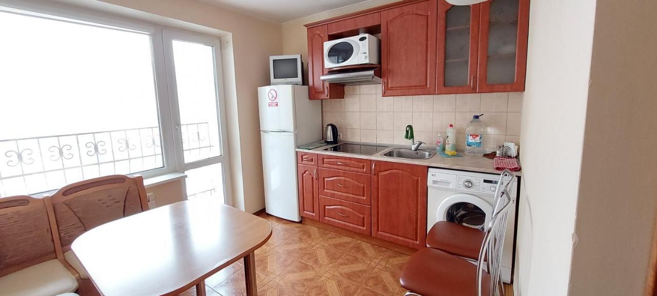 Apartment On Patriarkha Mstyslava Skrypnyka Street キエフ エクステリア 写真