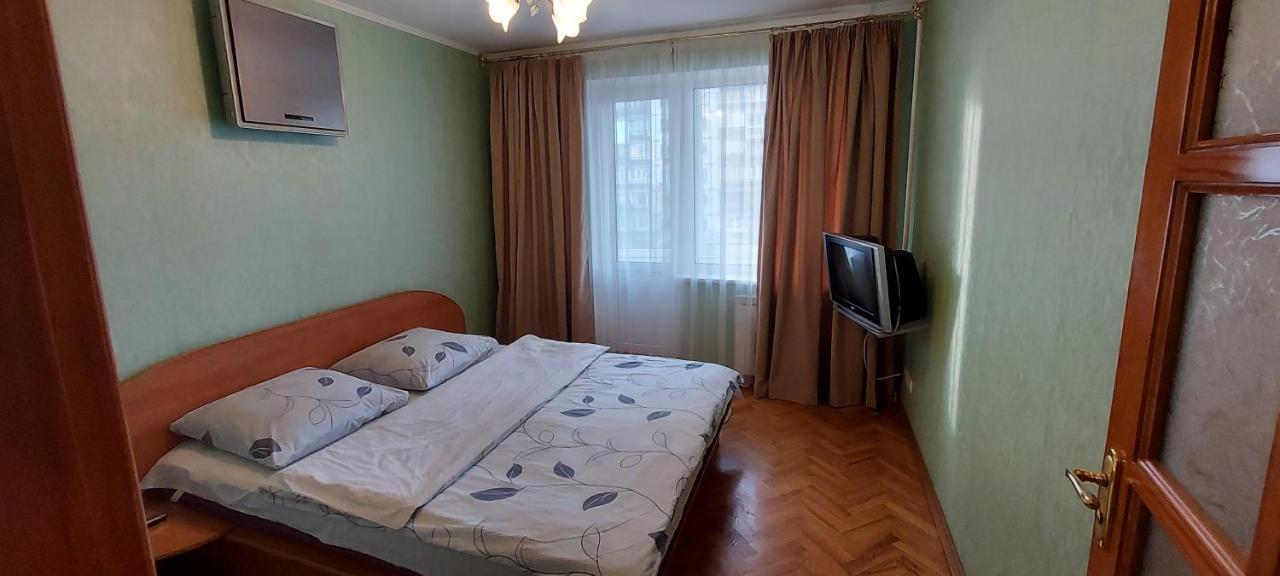 Apartment On Patriarkha Mstyslava Skrypnyka Street キエフ エクステリア 写真